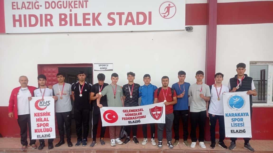 Güreşçilerimiz Türkiye Şampiyonasına Katılmaya Hak Kazandı